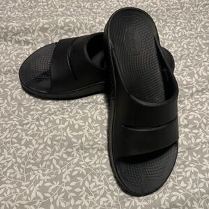 OOFOS recovery slide sandal Men’s 10-12